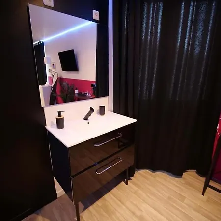 Red - Olympe & Lille, Croix, Roubaix *